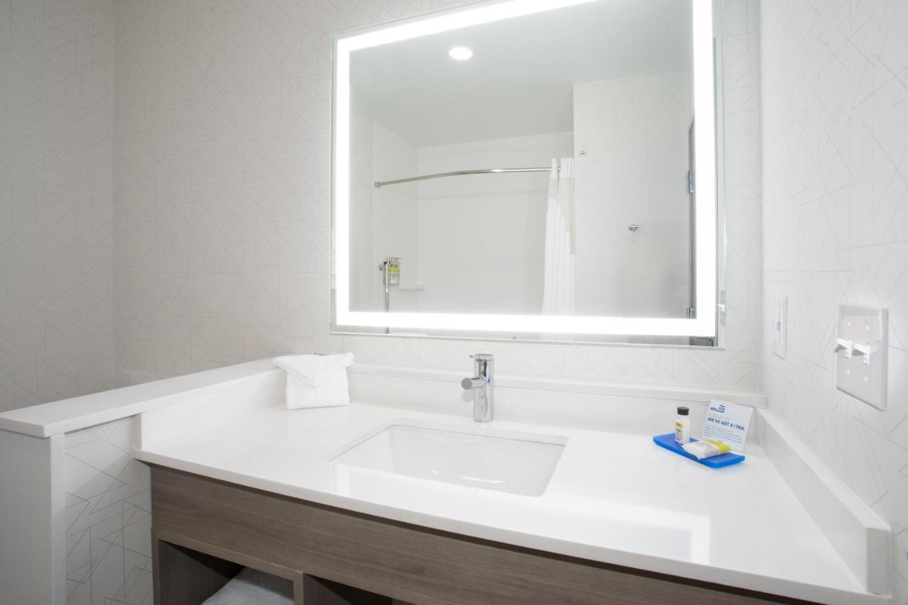 Holiday Inn Express Hotel & Suites Idaho Falls By Ihg Bagian luar foto