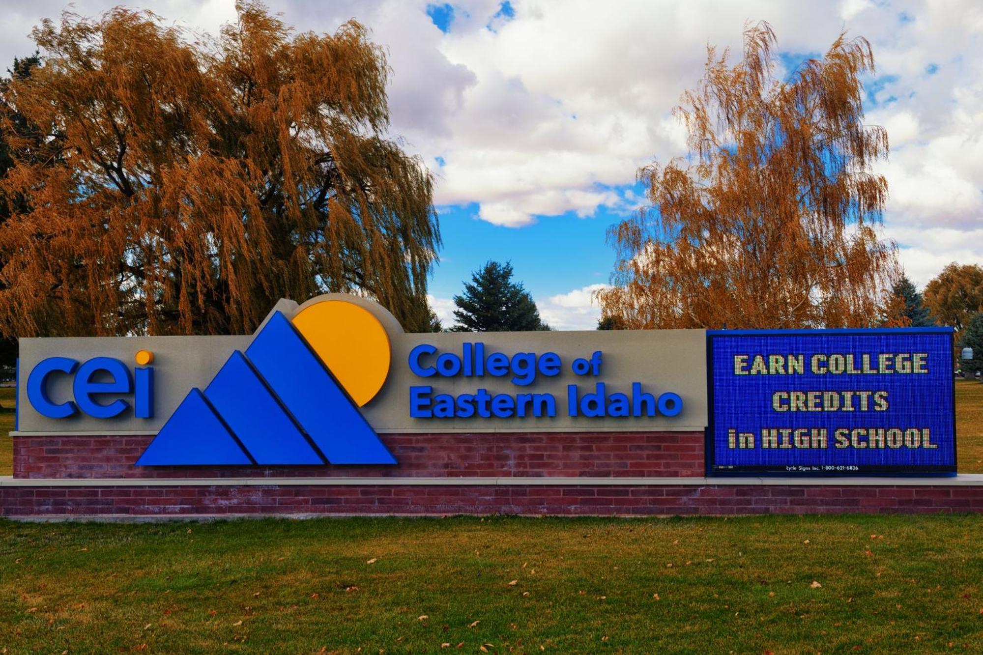 Holiday Inn Express Hotel & Suites Idaho Falls By Ihg Bagian luar foto