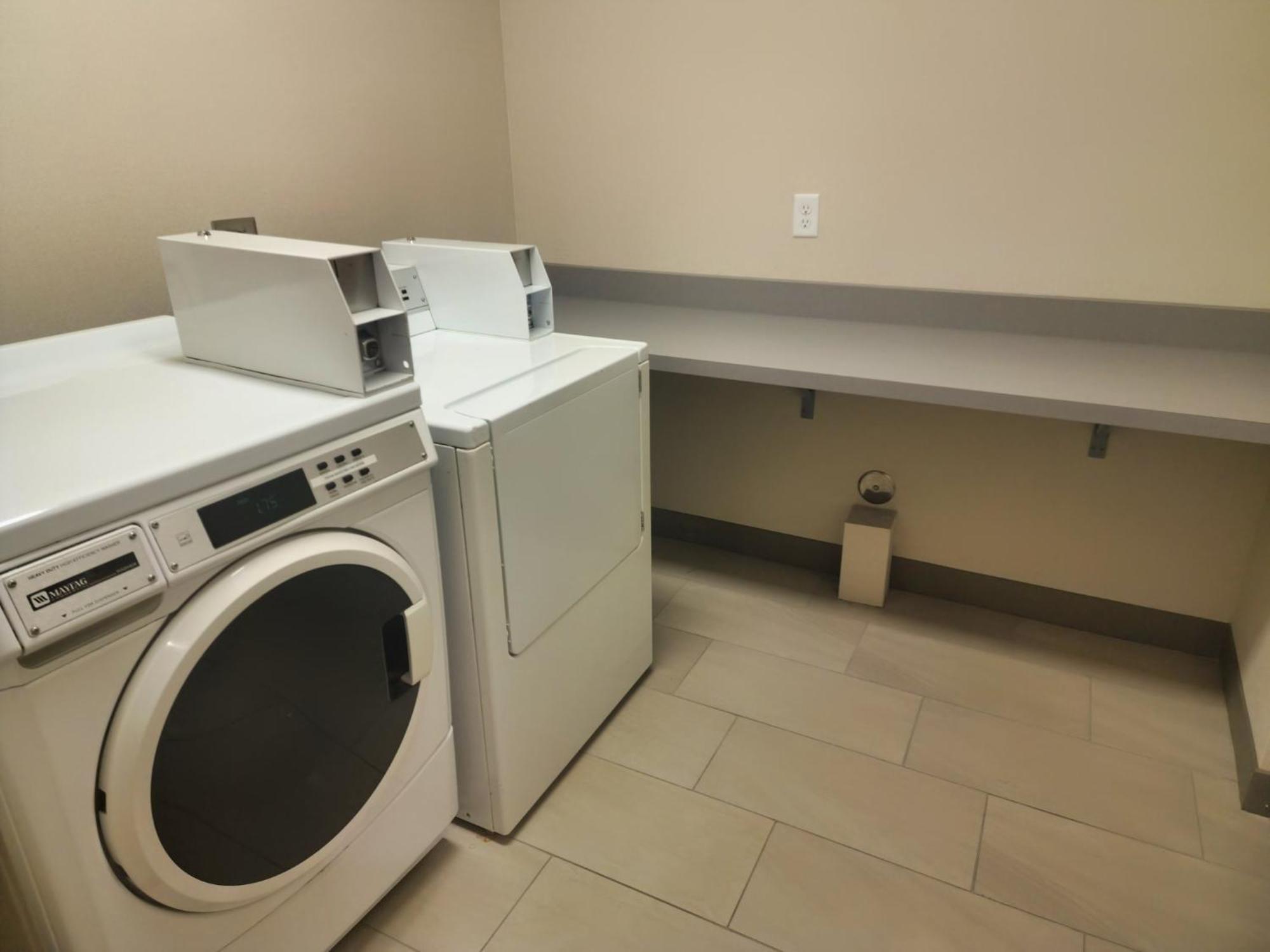 Holiday Inn Express Hotel & Suites Idaho Falls By Ihg Bagian luar foto