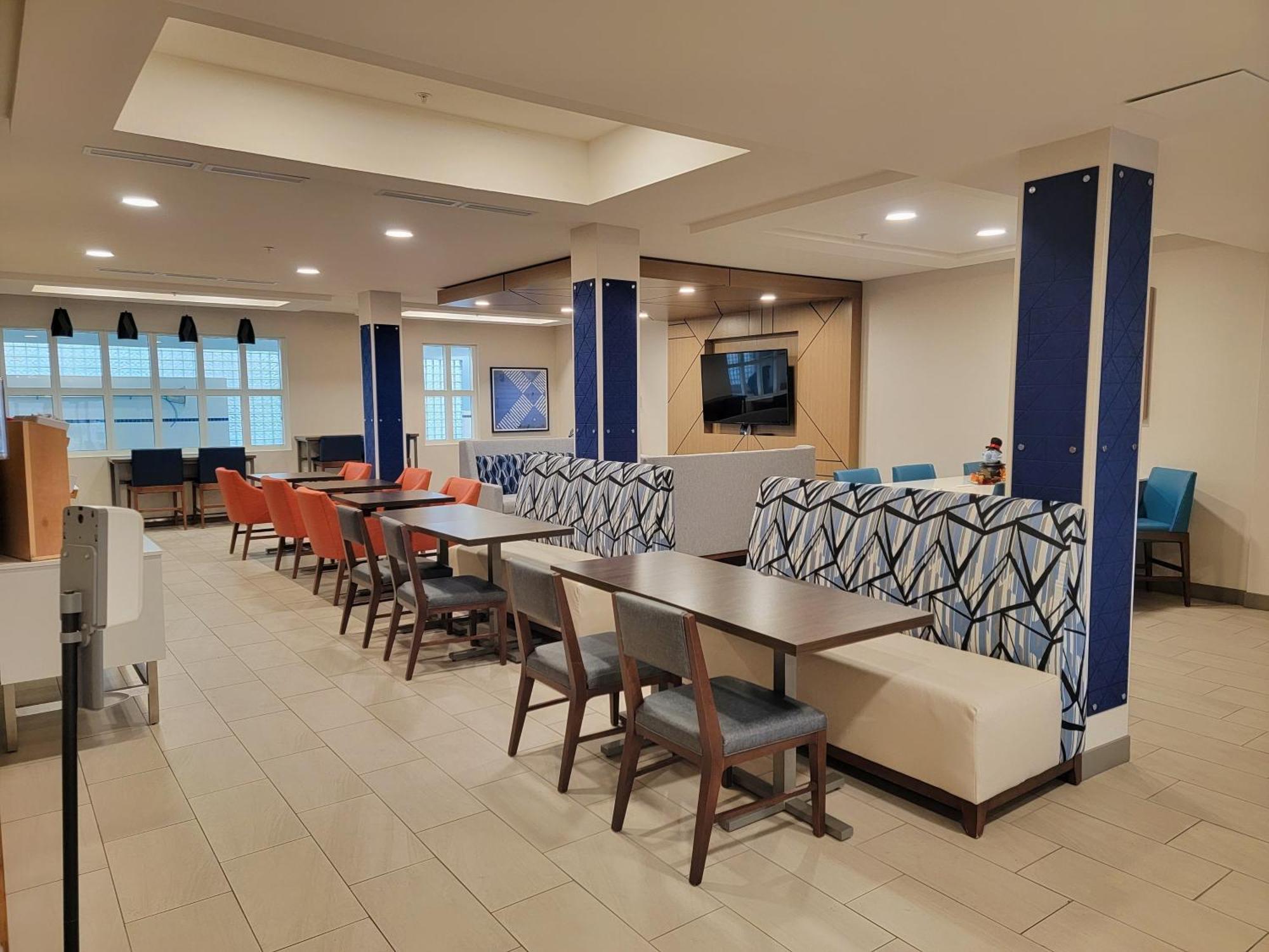 Holiday Inn Express Hotel & Suites Idaho Falls By Ihg Bagian luar foto