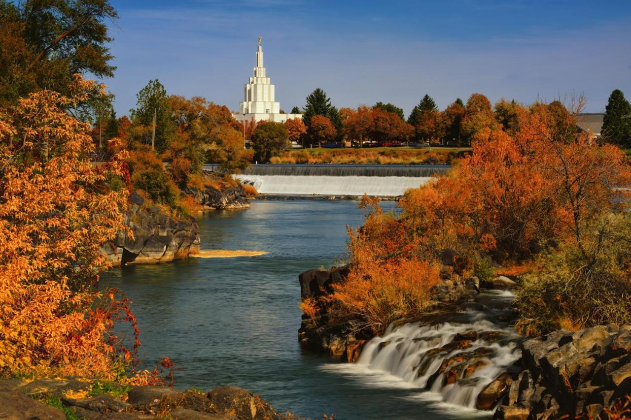 Holiday Inn Express Hotel & Suites Idaho Falls By Ihg Bagian luar foto