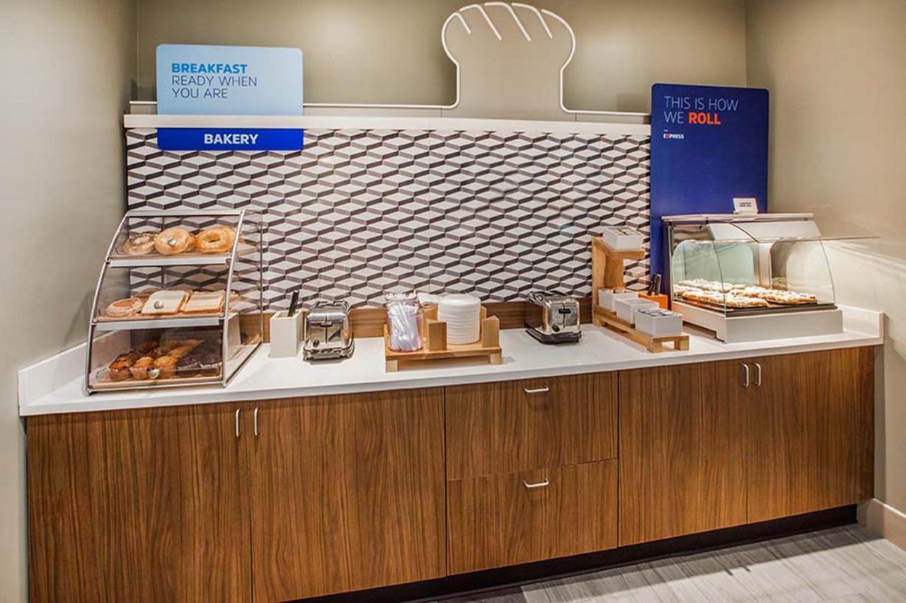 Holiday Inn Express Hotel & Suites Idaho Falls By Ihg Bagian luar foto